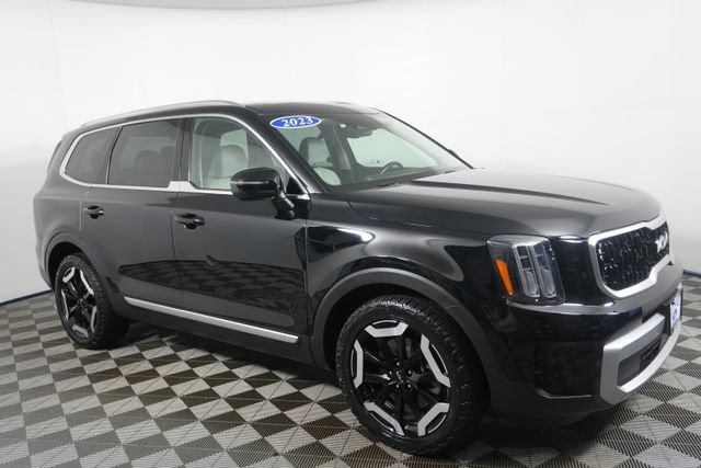 Used 2023 Kia Telluride EX w/ EX Captain's Chair Package