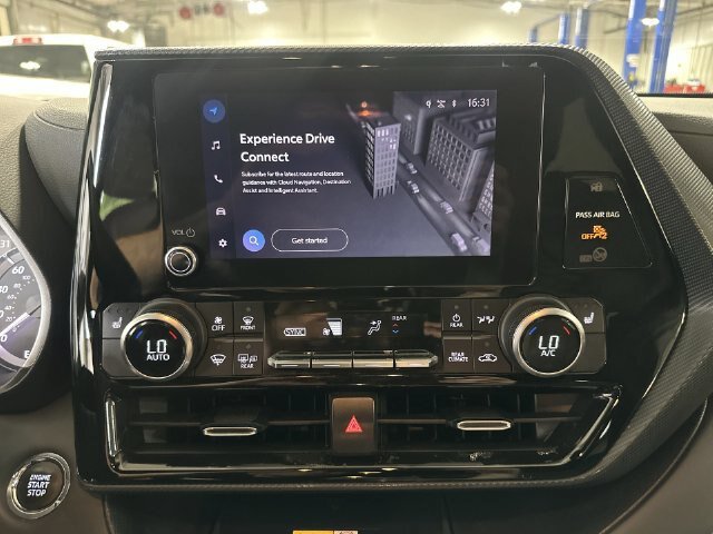 Used 2023 Toyota Highlander XSE FWD image 24