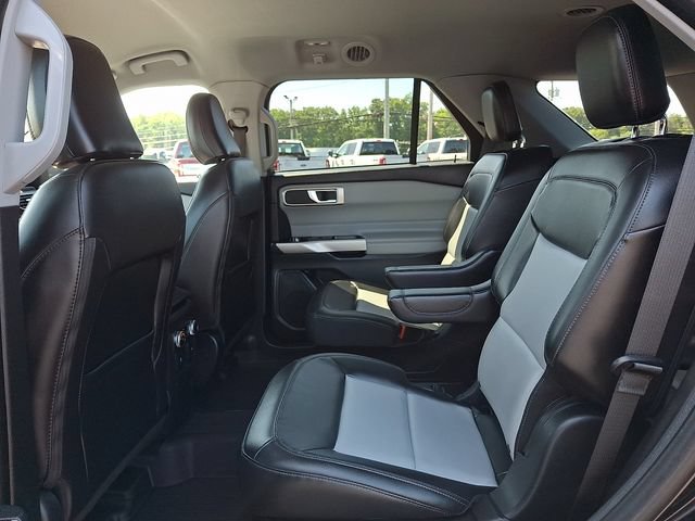 Certified 2023 Ford Explorer XLT w/ Equipment Group 202A AWD/4WD image 10