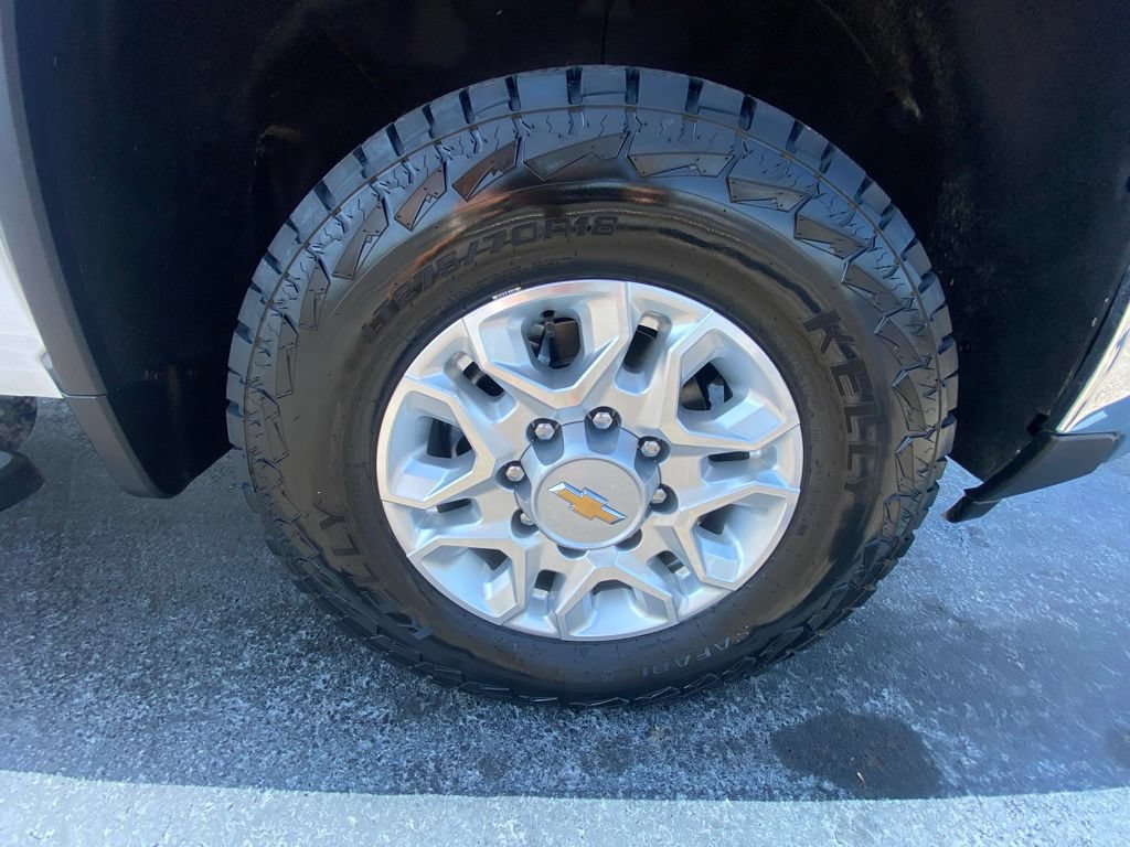 Used 2024 Chevrolet Silverado 2500 LT AWD/4WD image 30