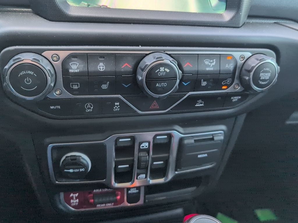 Used 2022 Jeep Gladiator Mojave w/ LED Lighting Group AWD/4WD image 18