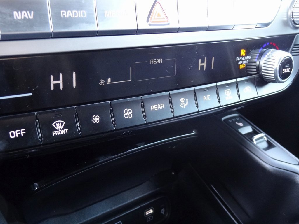 Used 2023 Kia Telluride S image 33