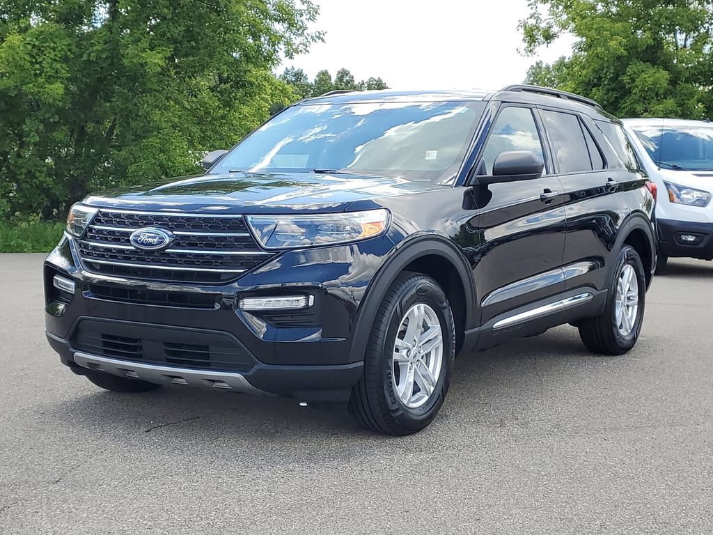 Certified 2023 Ford Explorer XLT w/ Equipment Group 202A AWD/4WD image 2
