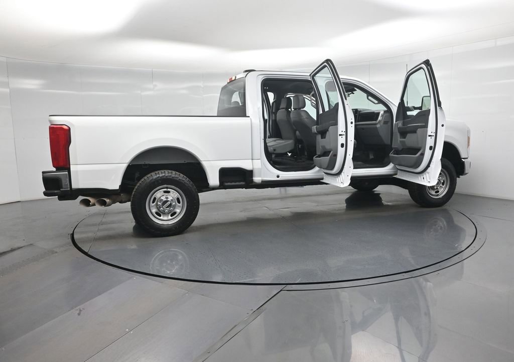 Certified 2023 Ford F250 XL w/ FX4 Off-Road Package image 32