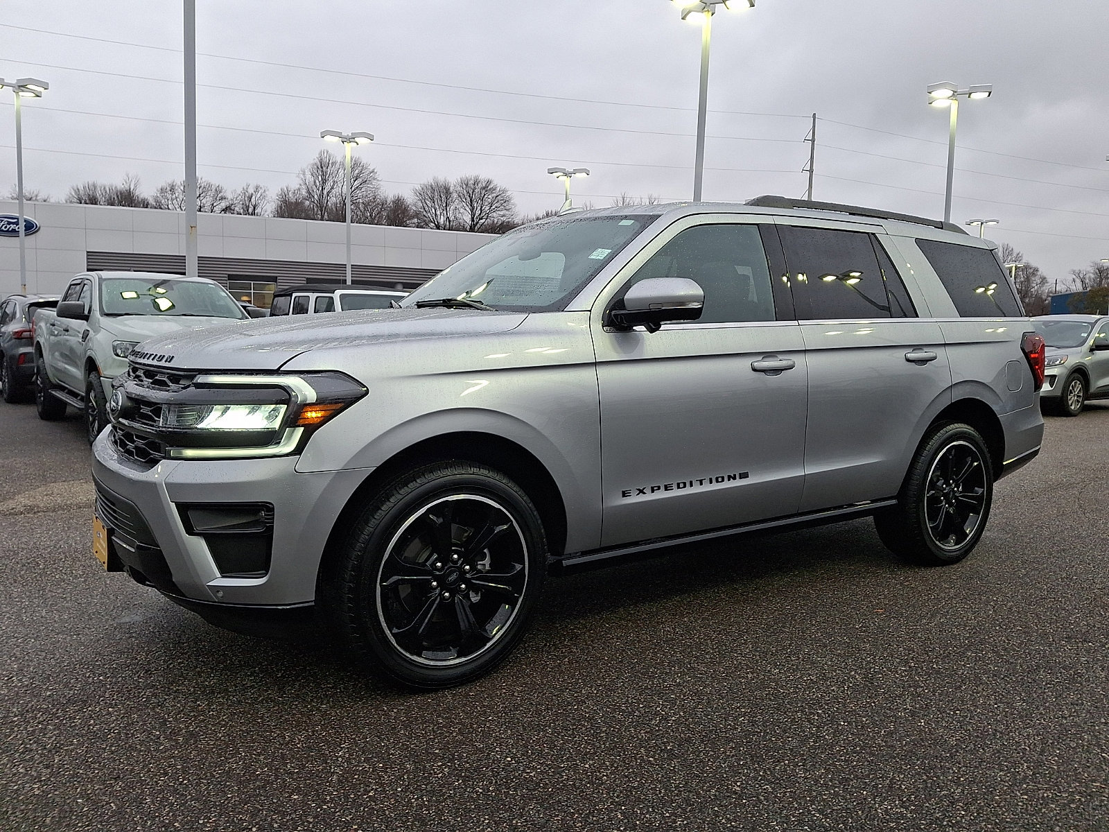 Certified 2023 Ford Expedition Limited image 2