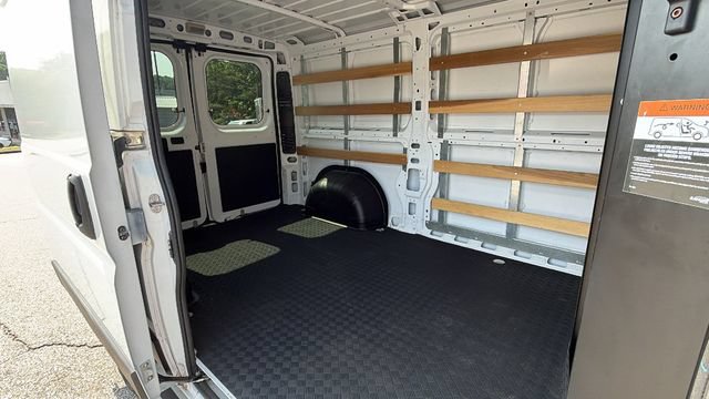 Used 2025 RAM ProMaster 2500 w/ U-Haul Equipment Group FWD image 15