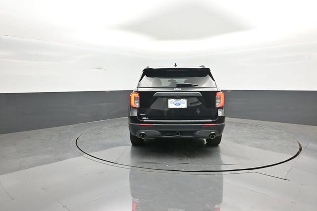 Certified 2022 Ford Explorer XLT w/ Equipment Group 202A AWD/4WD image 6