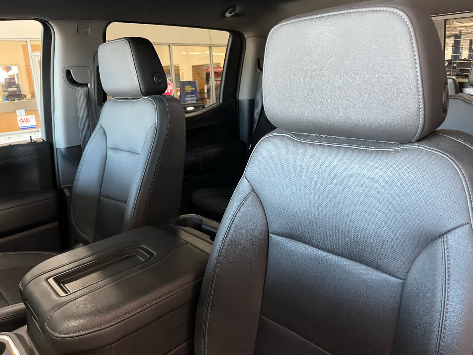 Used 2022 GMC Sierra 1500 SLT w/ SLT Premium Package AWD/4WD image 24