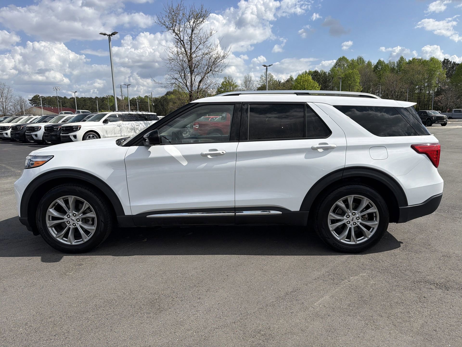 Certified 2023 Ford Explorer Limited image 6