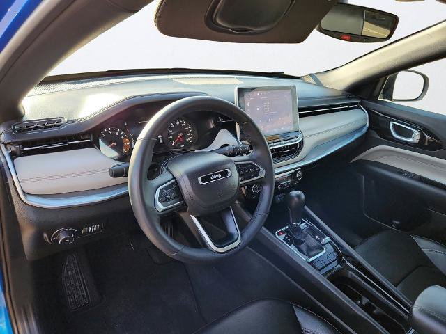 Used 2025 Jeep Compass Limited AWD/4WD image 9