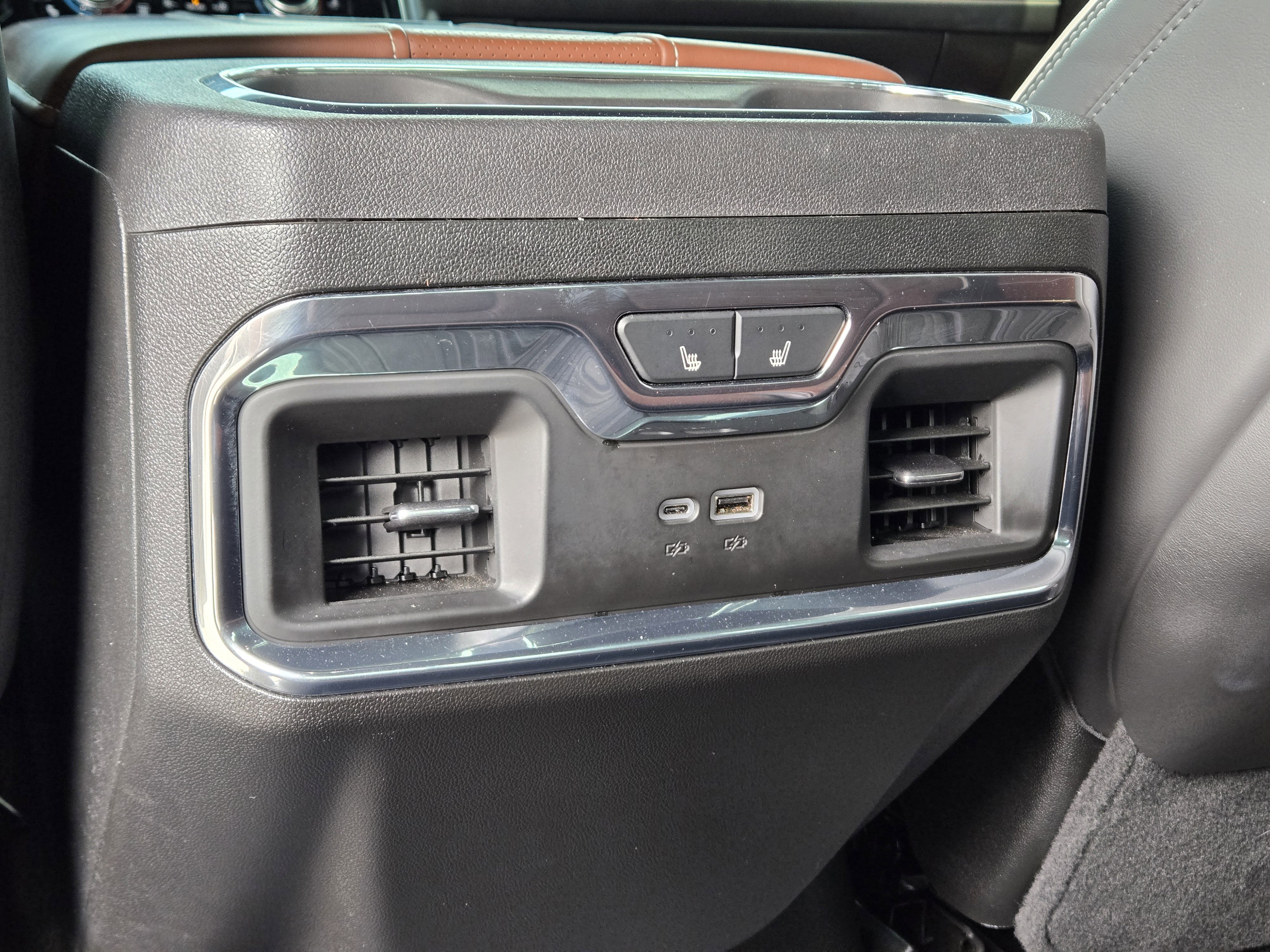 Used 2024 GMC Sierra 2500 Denali Ultimate w/ Max Trailering Package AWD/4WD image 19