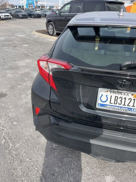 Used 2020 Toyota C-HR XLE image 3