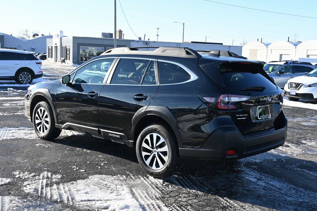 Used 2024 Subaru Outback Premium AWD/4WD image 11