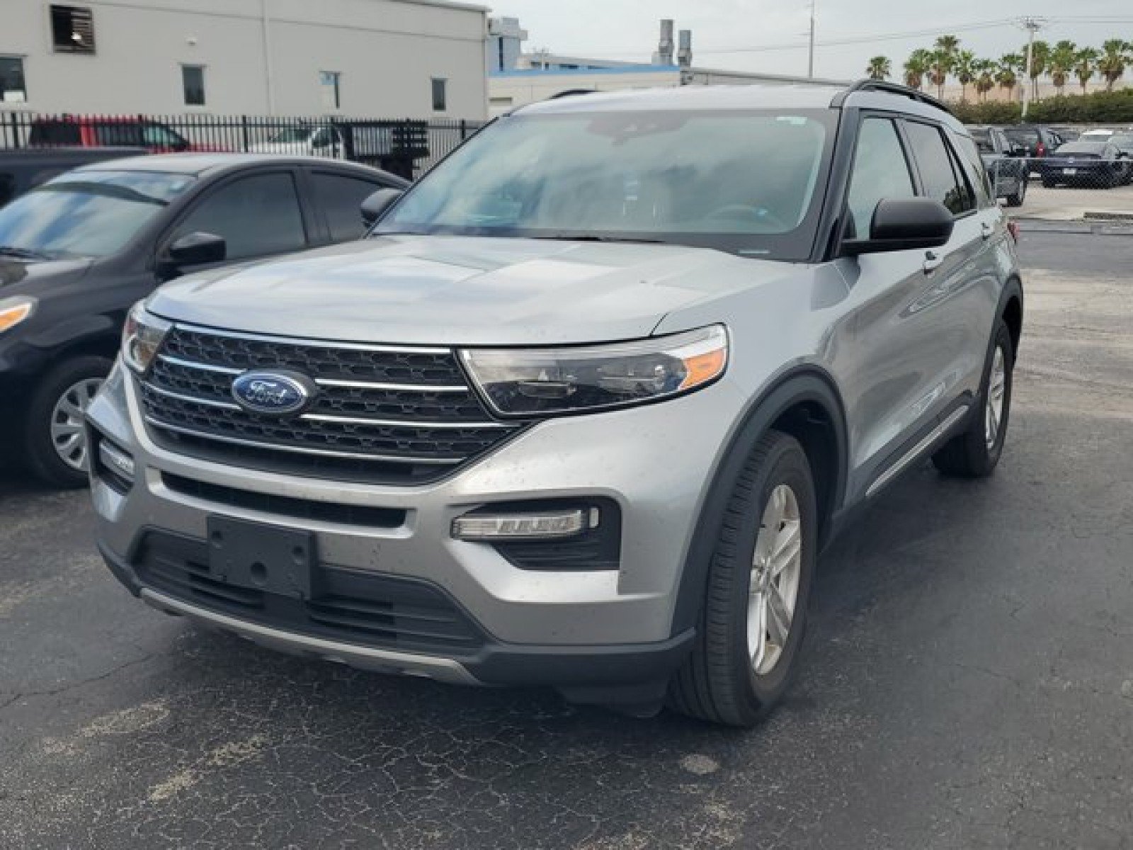 Certified 2023 Ford Explorer XLT w/ Equipment Group 202A RWD image 3