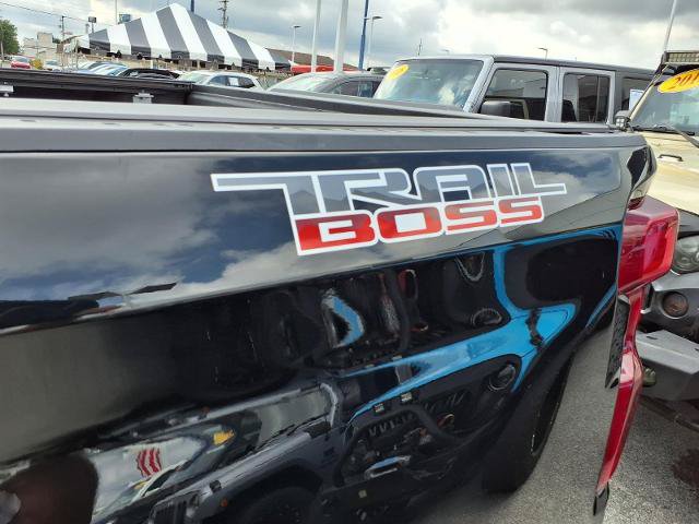 Used 2025 Chevrolet Silverado 1500 Custom Trail Boss AWD/4WD image 23