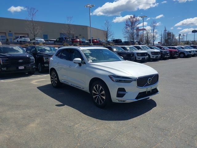 Used 2023 Volvo XC60 B5 Plus AWD/4WD image 4