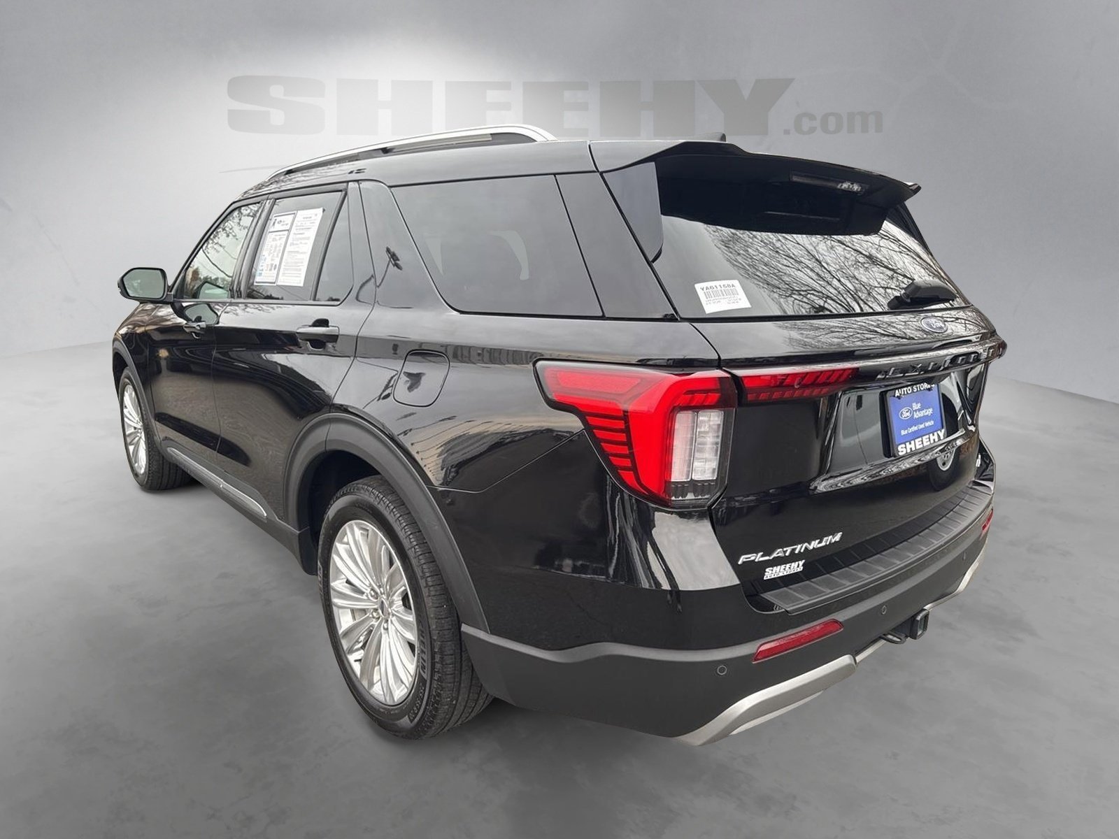 Certified 2025 Ford Explorer Platinum w/ LUX Leather Package image 3