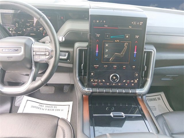 Used 2025 GMC Yukon XL Denali image 11