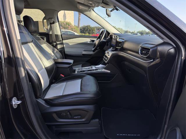 Certified 2022 Ford Explorer XLT w/ Equipment Group 202A image 20