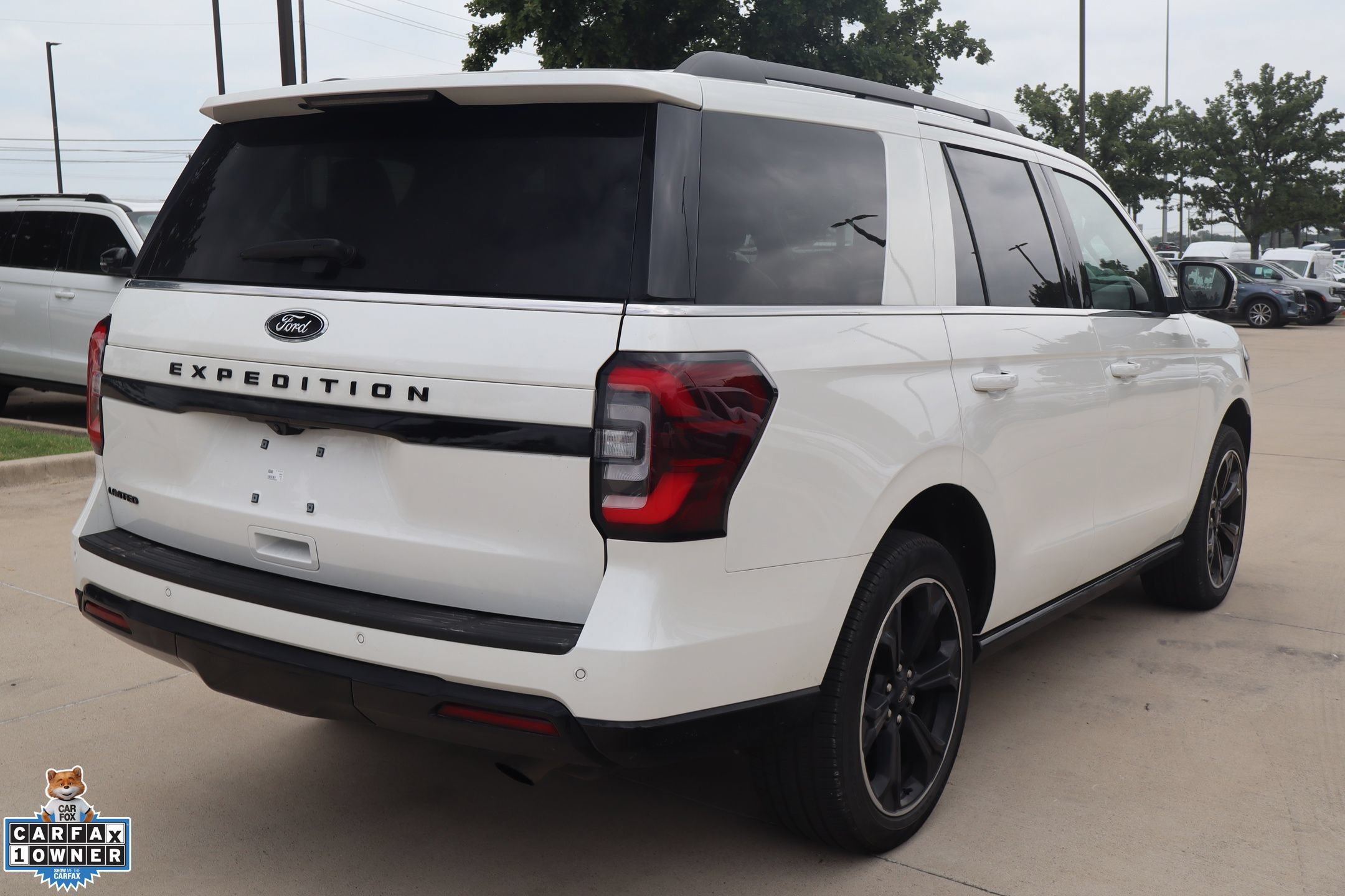 Certified 2024 Ford Expedition Limited AWD/4WD image 3