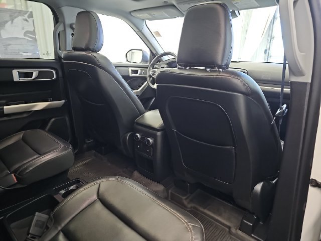 Certified 2020 Ford Explorer XLT w/ Equipment Group 202A AWD/4WD image 32