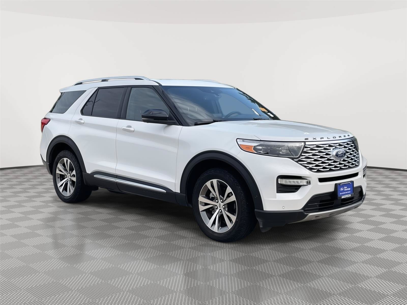 Certified 2020 Ford Explorer Platinum w/ Premium Technology Package AWD/4WD image 5