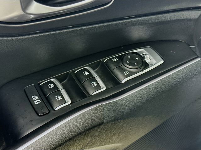 Used 2023 Kia Sorento LX image 17