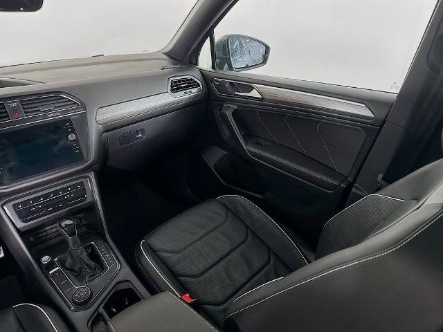 Used 2022 Volkswagen Tiguan SEL R-Line AWD/4WD image 26