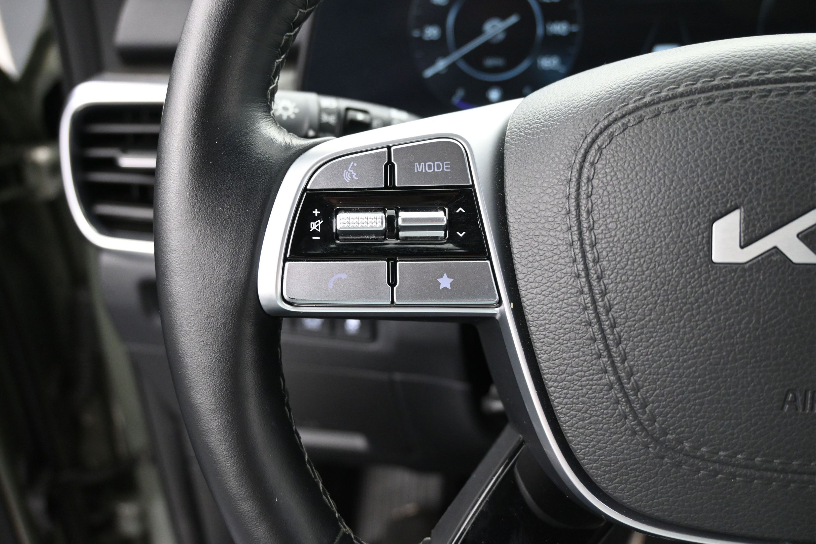 Used 2025 Kia Telluride SX X-Line AWD/4WD image 14