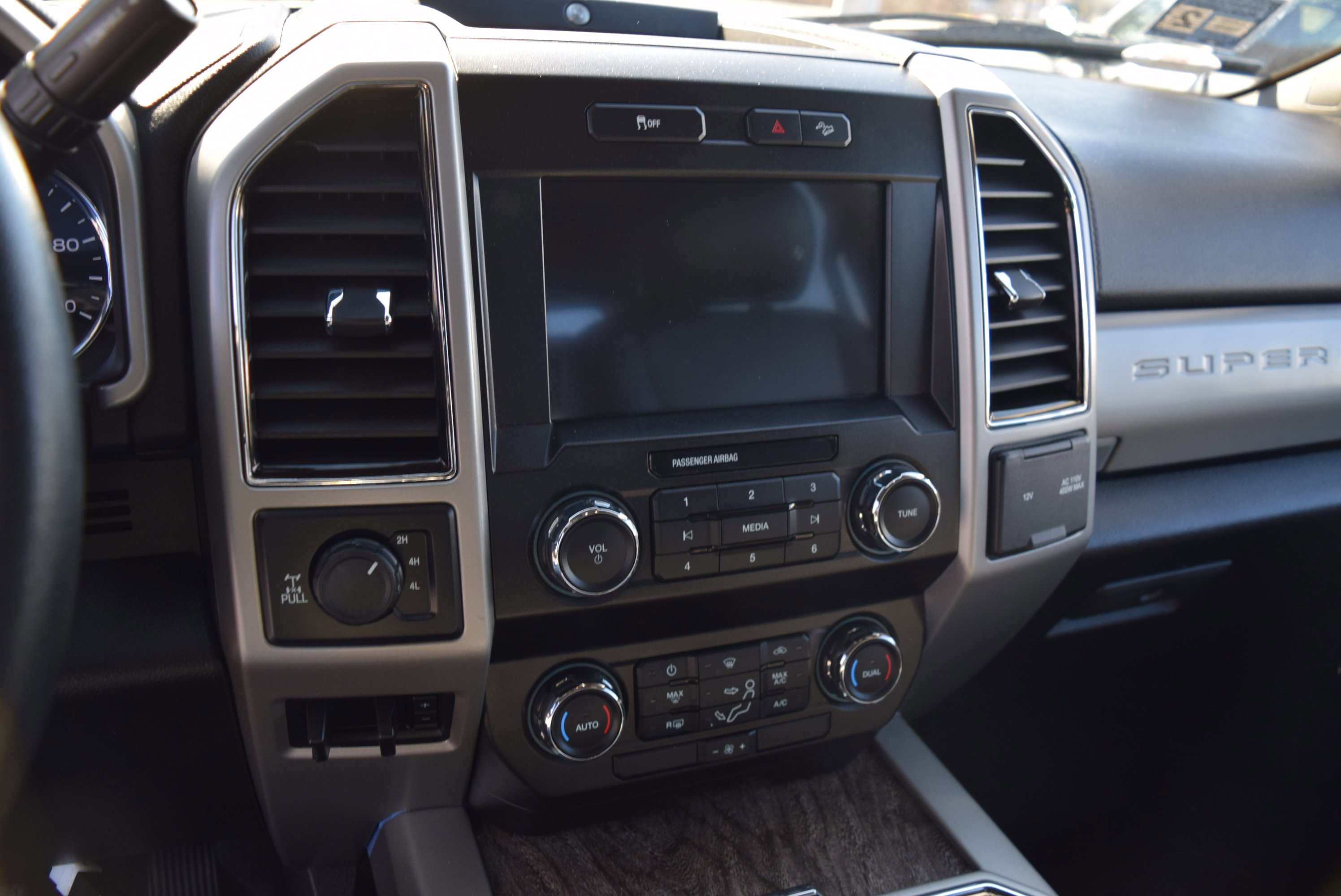 Certified 2019 Ford F250 Lariat w/ Chrome Package image 14
