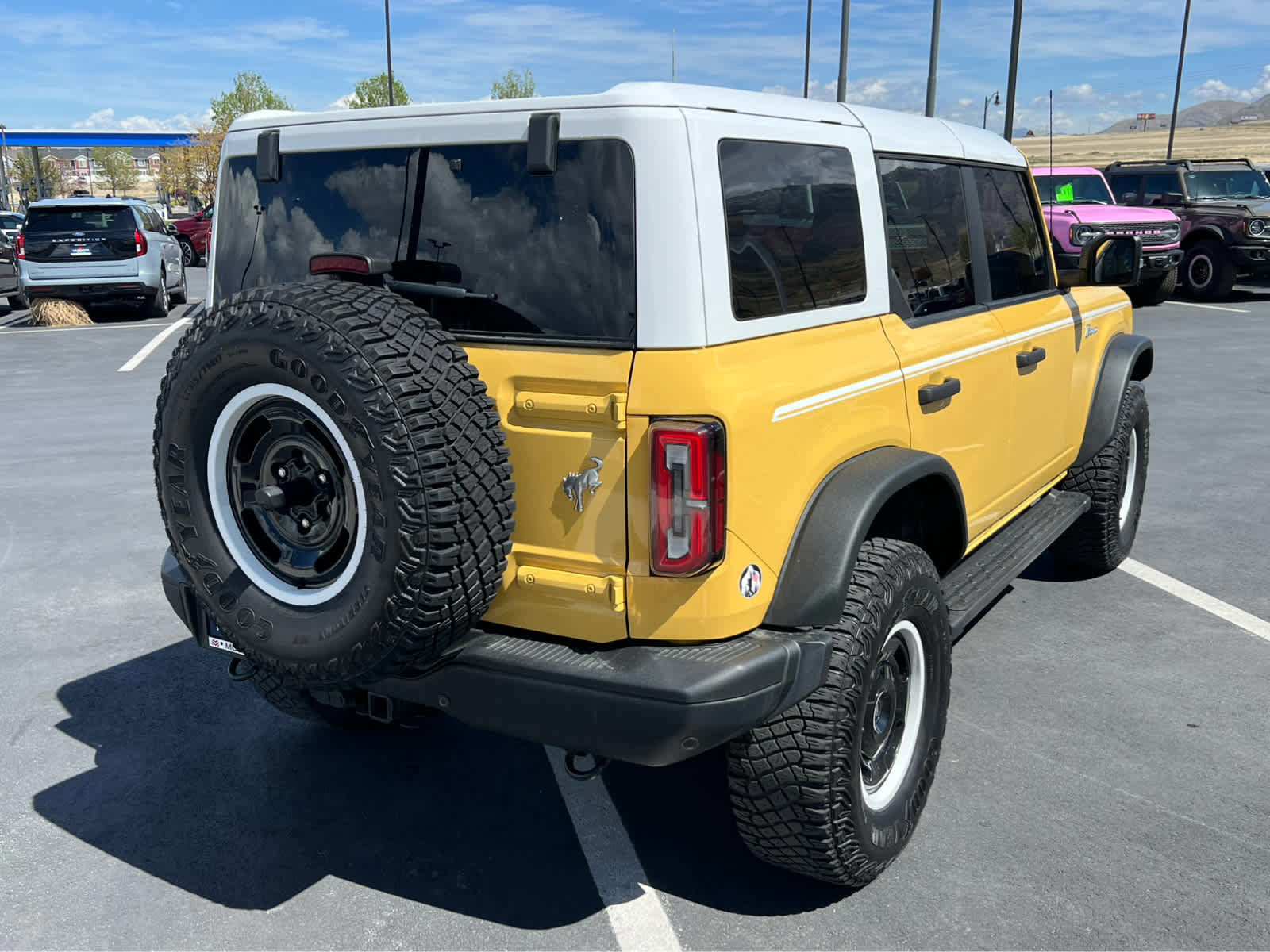 Certified 2023 Ford Bronco Heritage Edition image 8