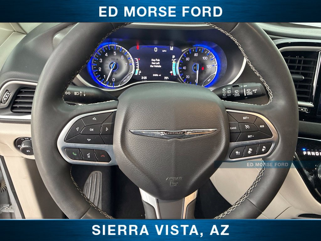 Used 2024 Chrysler Pacifica Touring-L FWD image 26