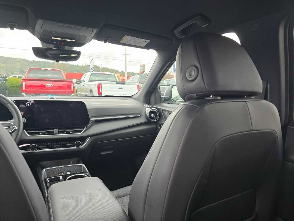 Used 2025 Chevrolet Equinox LT w/ Convenience Package II image 13