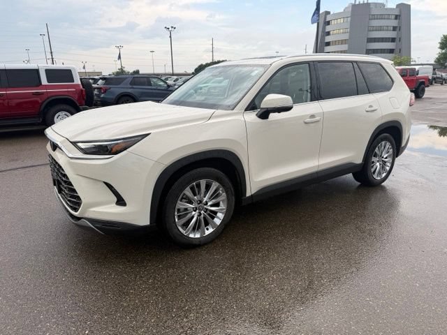 Used 2024 Toyota Grand Highlander AWD image 6