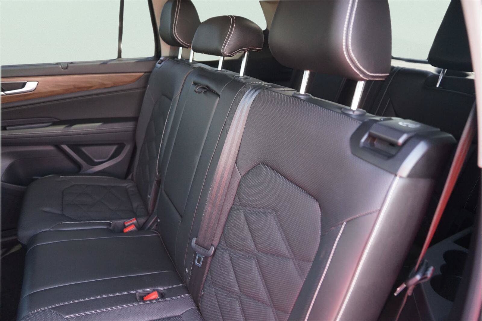 Used 2024 Volkswagen Atlas SE FWD image 13