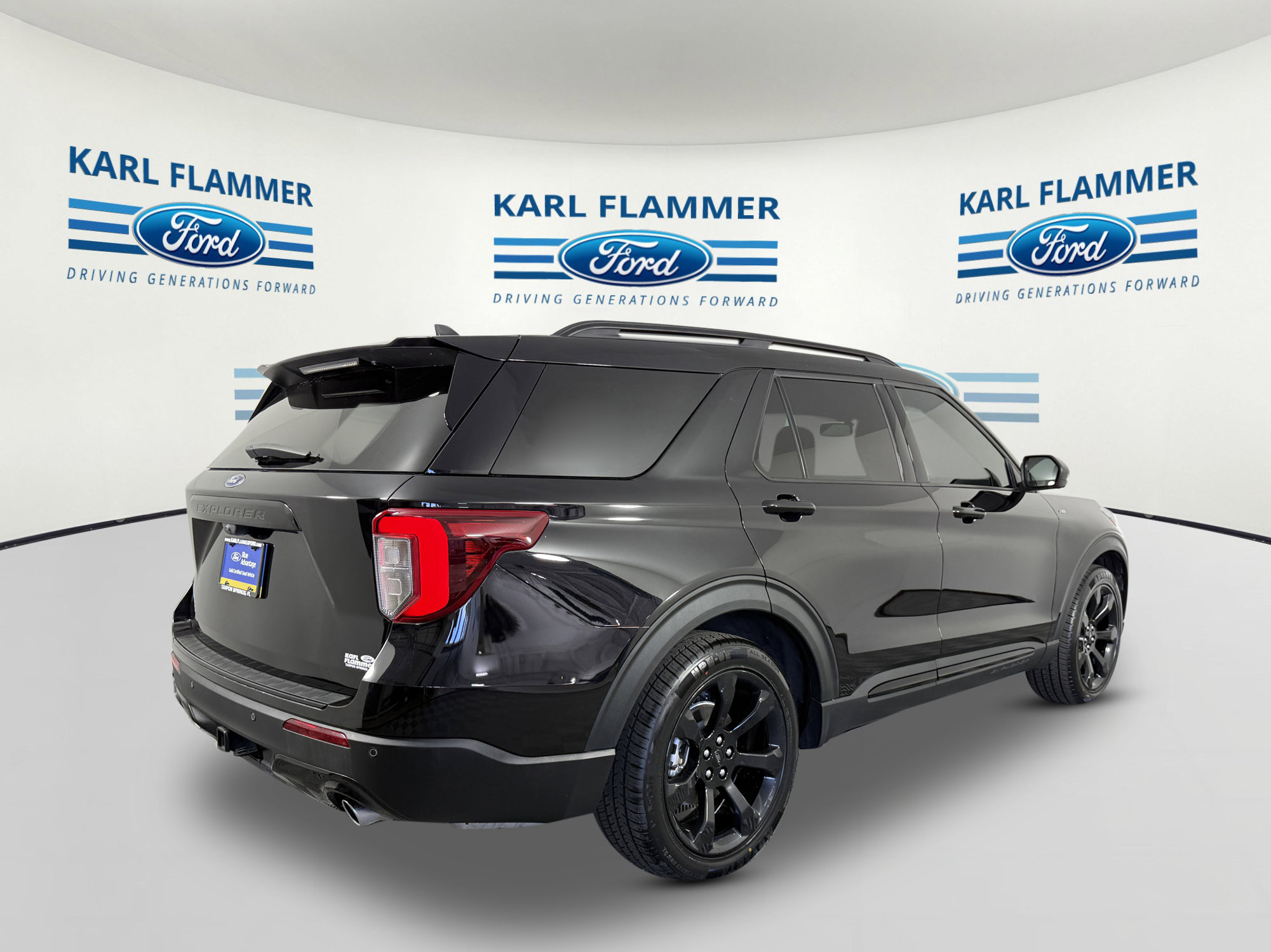 Certified 2023 Ford Explorer ST-Line w/ Class IV Trailer Tow Package RWD image 3