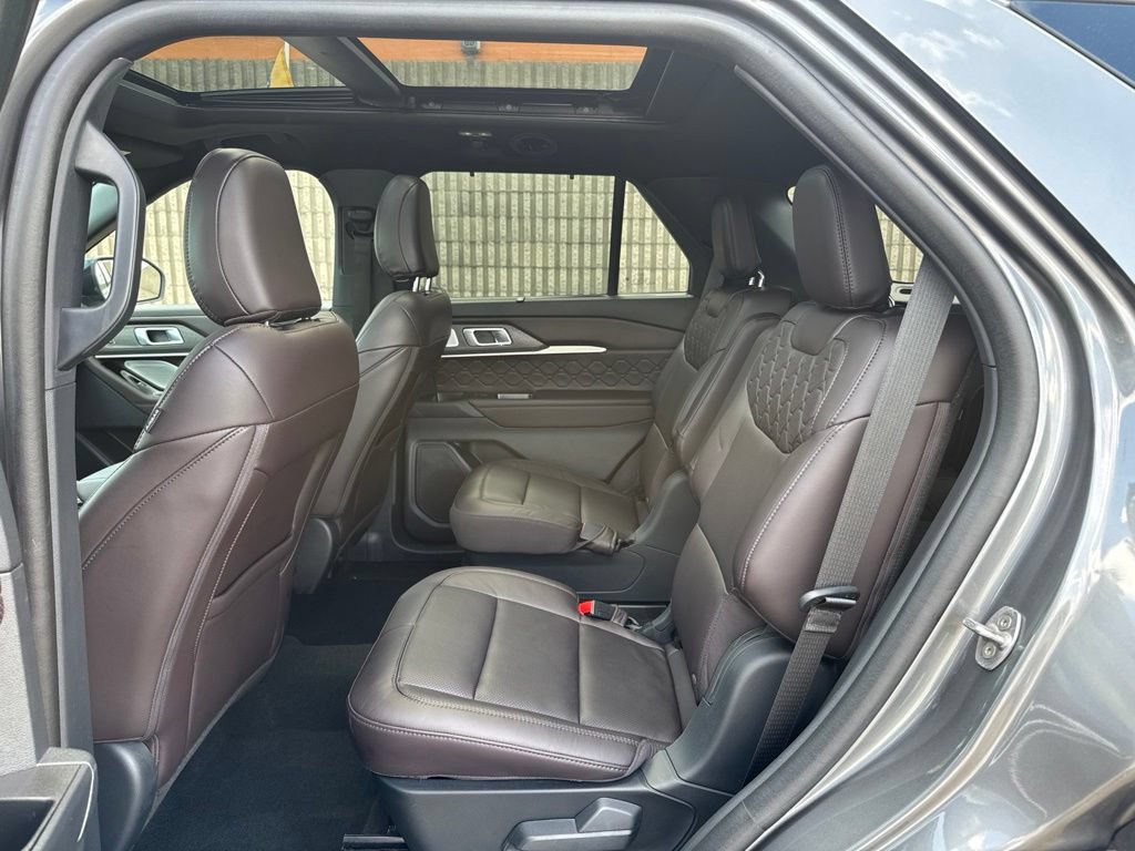 Certified 2025 Ford Explorer Platinum w/ Ultimate Package AWD/4WD image 28