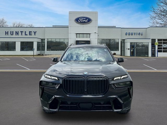 Used 2024 BMW X7 xDrive40i w/ M Sport Package AWD/4WD image 3