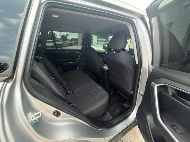Used 2019 Toyota RAV4 LE w/ Carpet Mat Package FWD image 34
