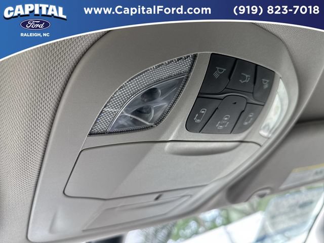 Used 2024 Chrysler Pacifica Touring-L FWD image 31