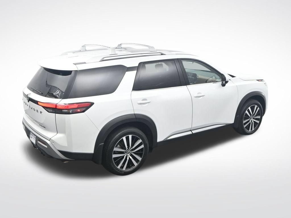 Used 2025 Nissan Pathfinder Platinum FWD image 36