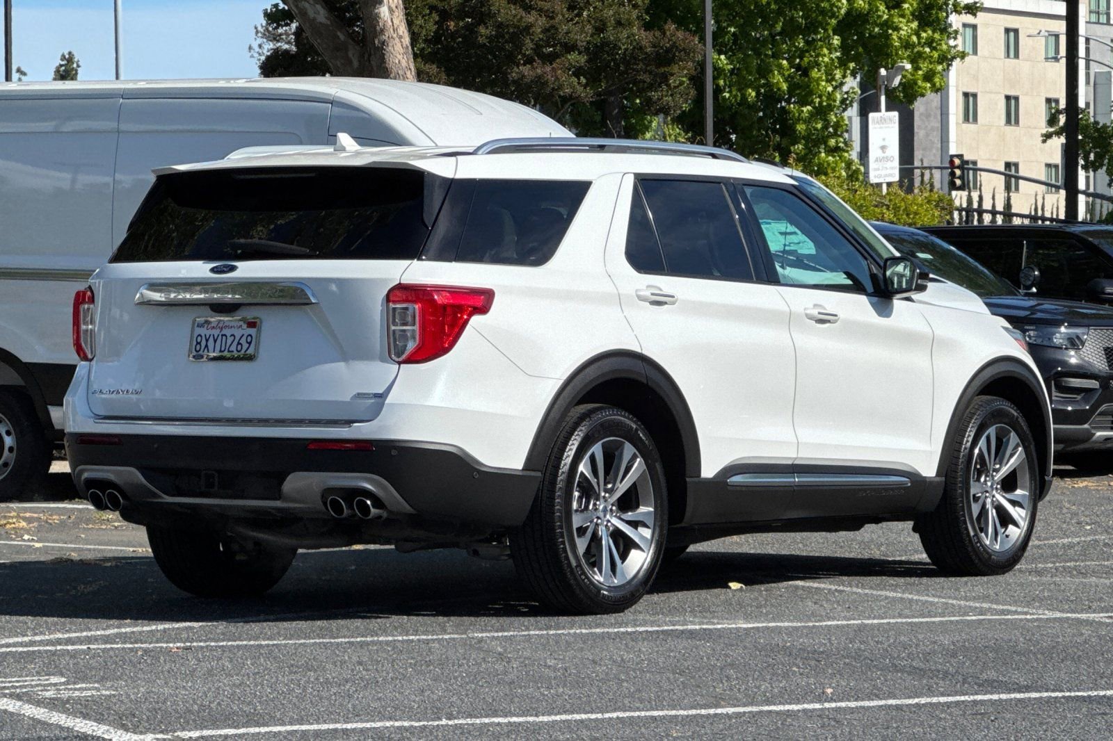 Certified 2020 Ford Explorer Platinum w/ Premium Technology Package AWD/4WD image 4
