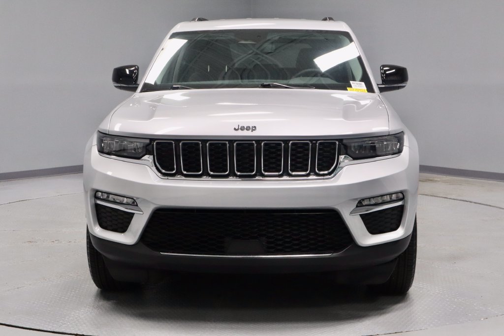 Used 2024 Jeep Grand Cherokee Limited w/ Trailer Tow Package AWD/4WD image 6