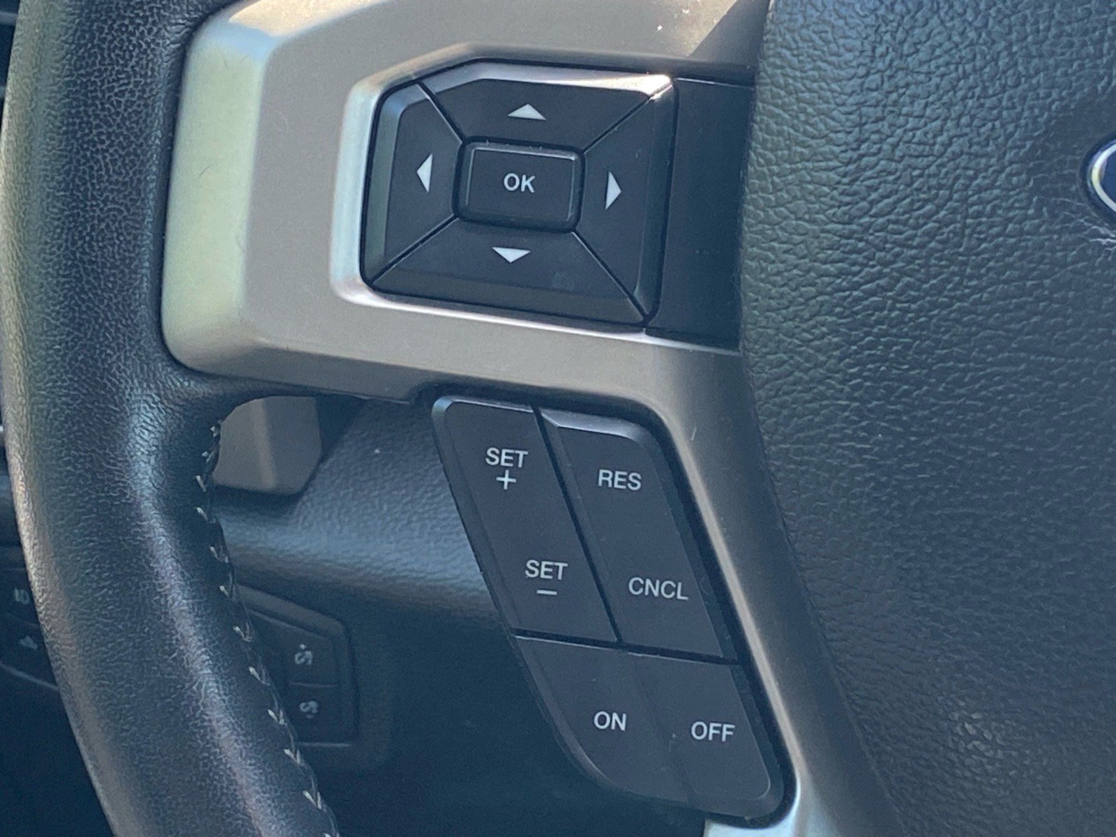 Certified 2021 Ford F250 Lariat w/ FX4 Off-Road Package AWD/4WD image 8