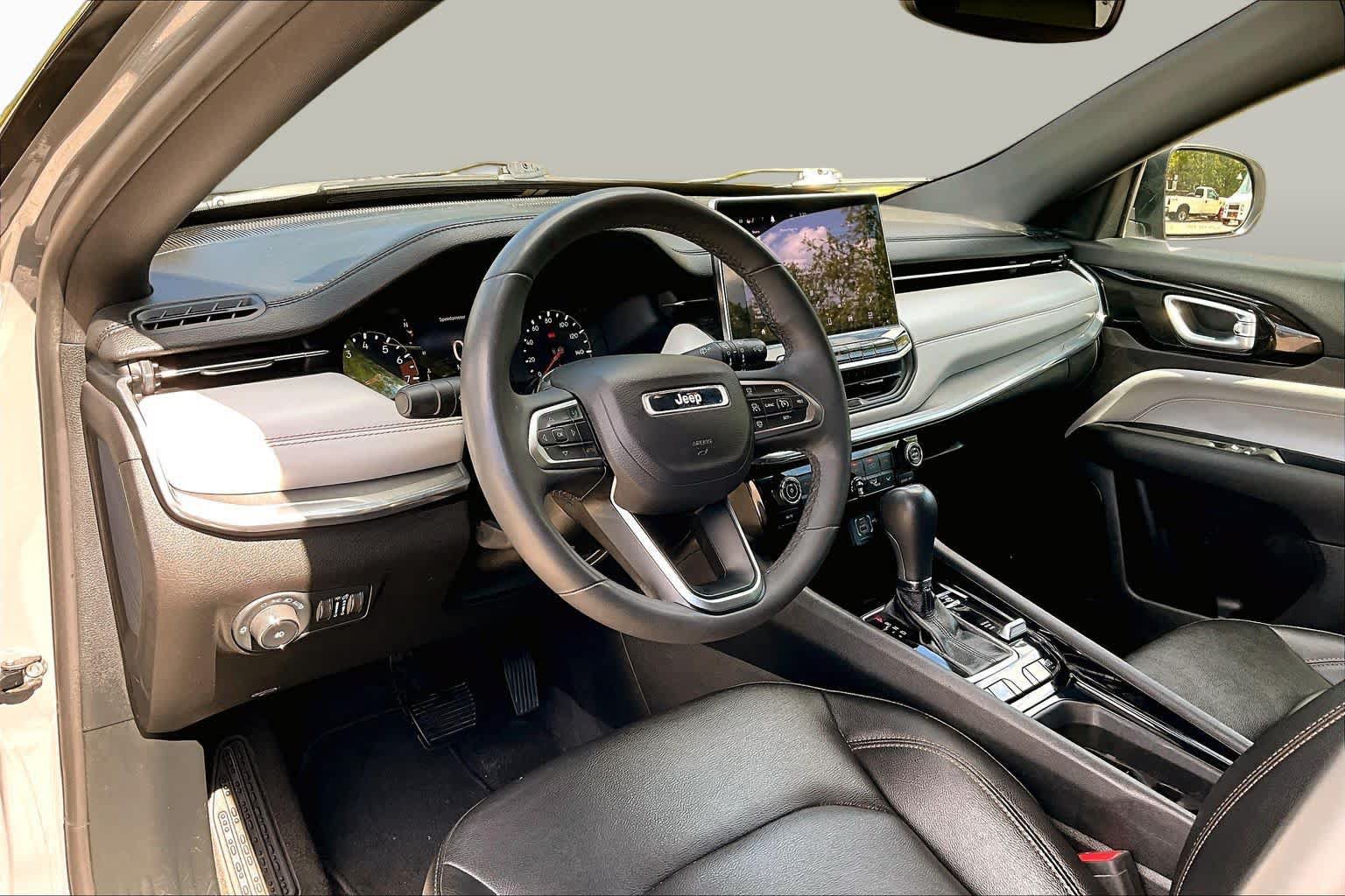 Used 2024 Jeep Compass Limited AWD/4WD image 18