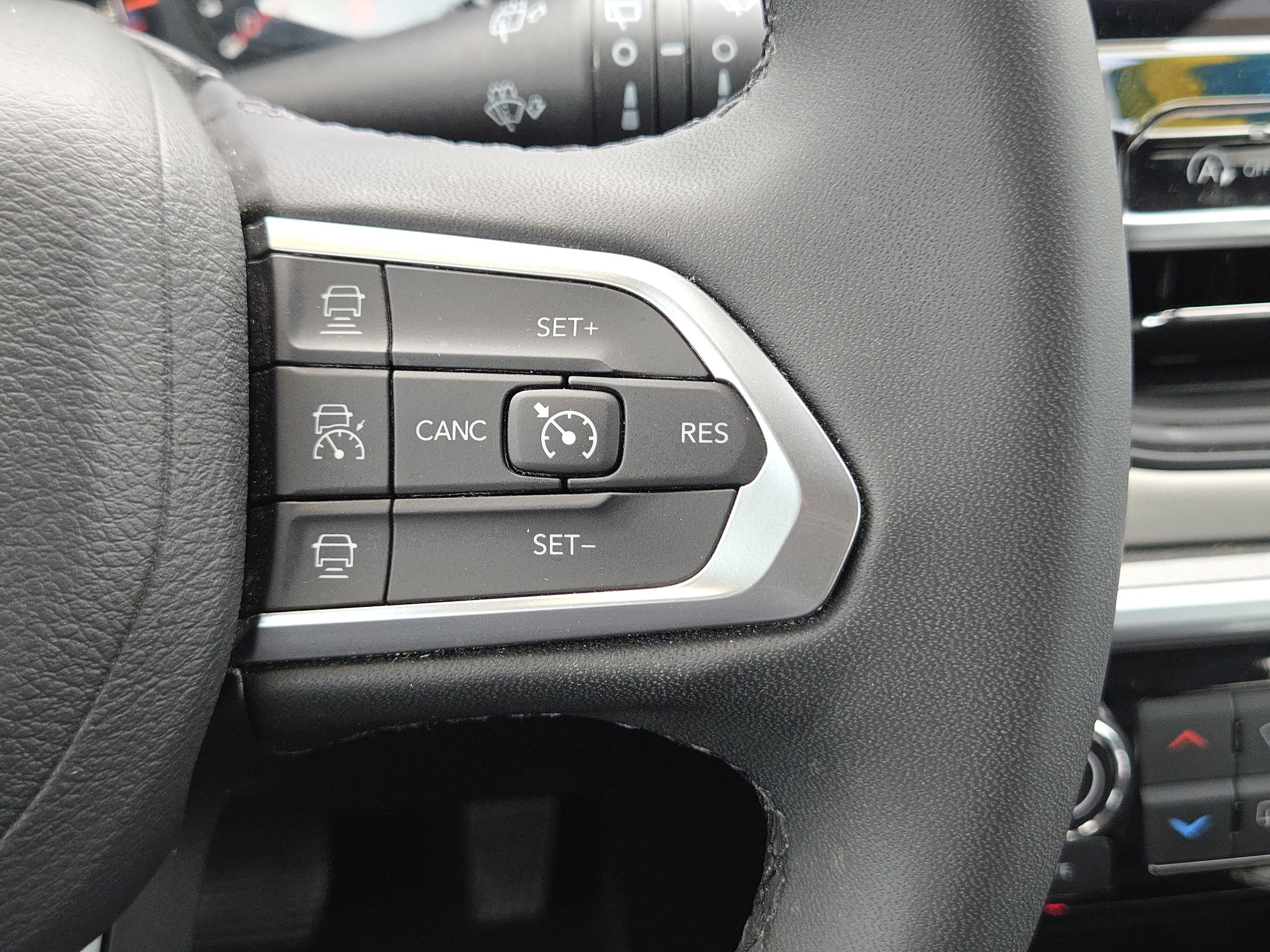 Used 2025 Jeep Compass Limited AWD/4WD image 27