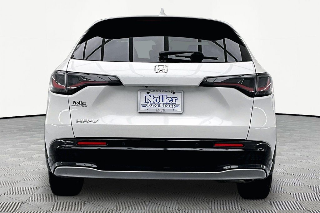 Used 2024 Honda HR-V EX-L image 4