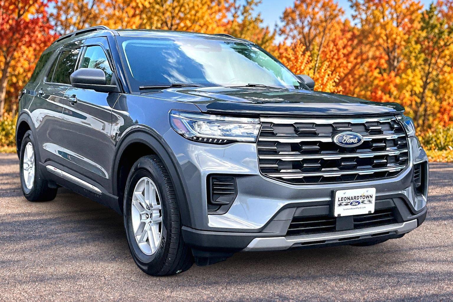 Certified 2025 Ford Explorer Active RWD image 14