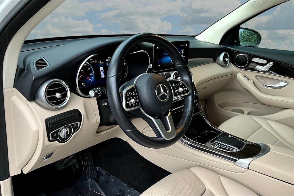 Used 2022 Mercedes-Benz GLC 300 4MATIC w/ Premium Package Lite image 19