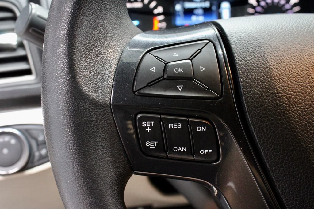 Certified 2018 Ford Explorer FWD image 26